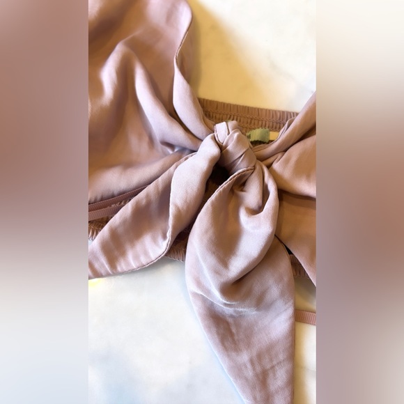 Urban Outfitters Kimchi Blue Pink/Rose Tie Front Silky Top - Picture 6 of 17